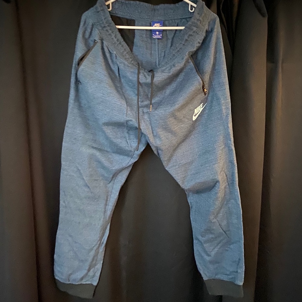Nike Joggers with zip pockets